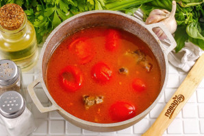 Китайский суп с помидорами и говядиной